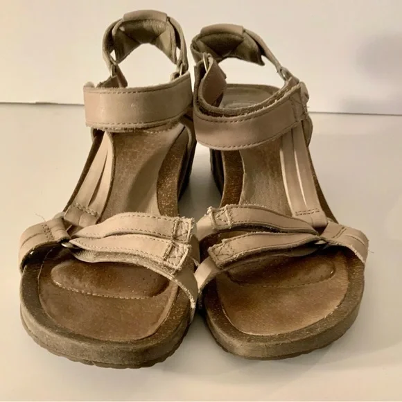 NWOT..TEVA leather  Sandals - Picture 4 of 10